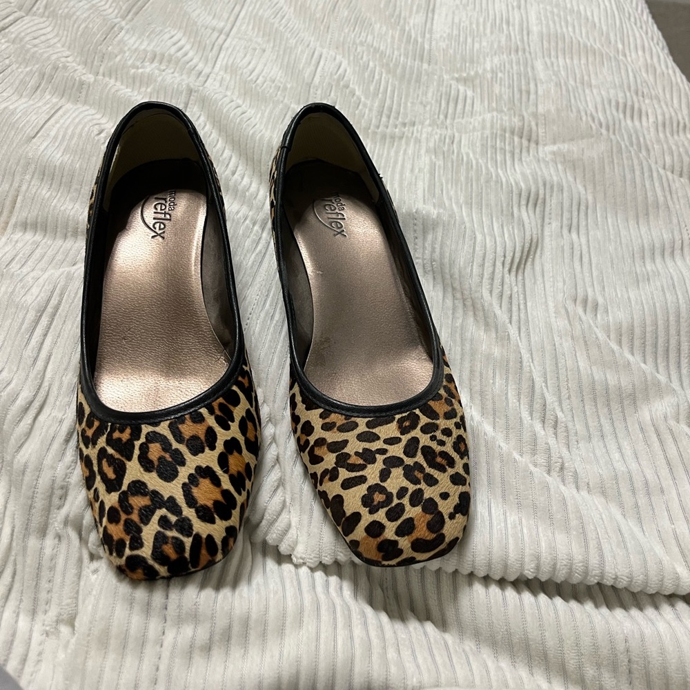 Moda Reflex Animal Print Suede Comfy Shoe / size 9.5 Preowned